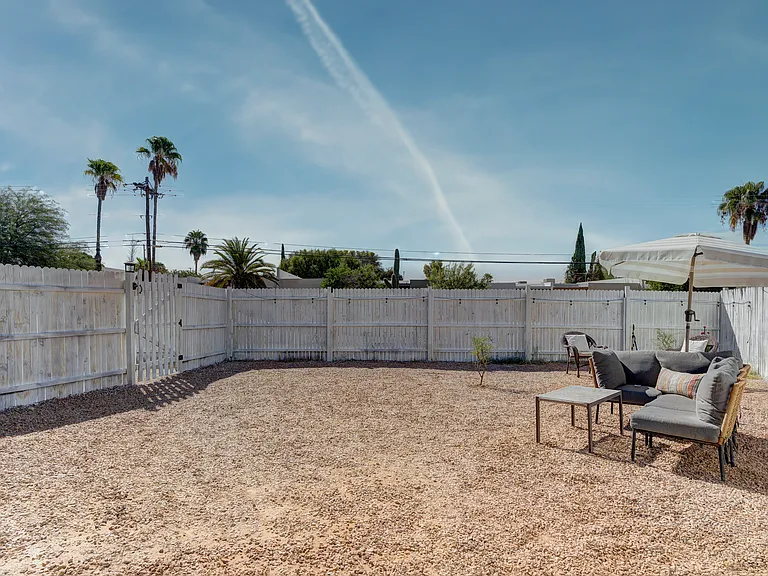 5025 E Lee St #2 — Photo 32