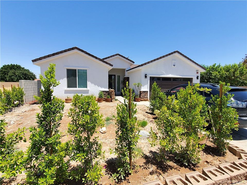 2nd image of 33520 Cathedral Canyon Dr