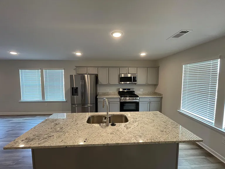 132 Asbury Park Dr — Photo 2