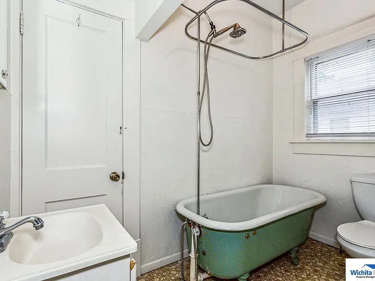 224 N Elizabeth St — Photo 13
