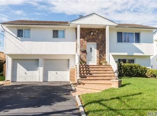 2061 Kenneth Rd, Merrick, NY 11566