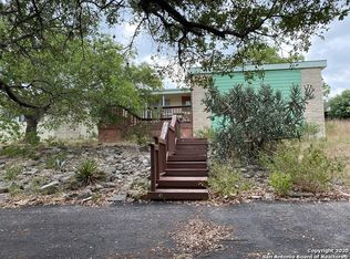 650 Glenn Dr, Canyon Lake, TX 78133