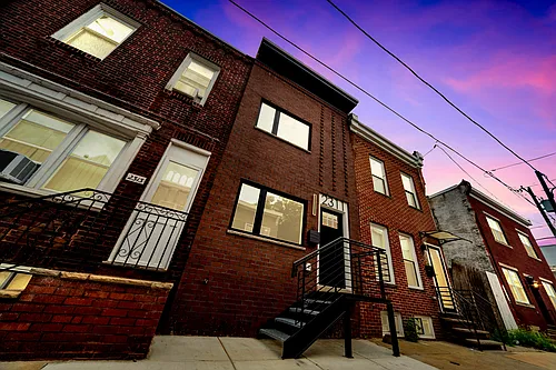 2311 Cross St Photo 1