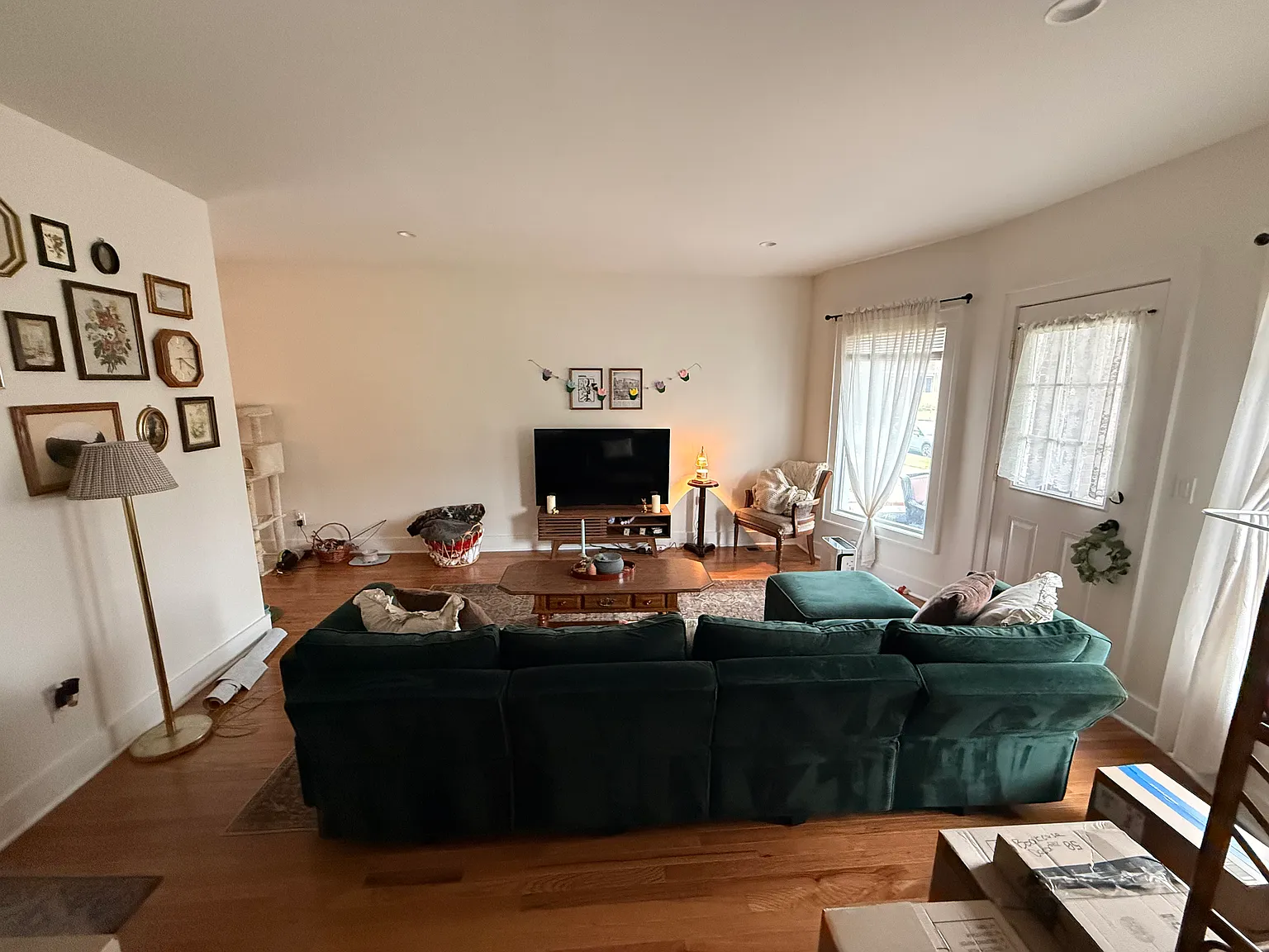 3 bed, 1300 sqft, $1,500 — Photo 2