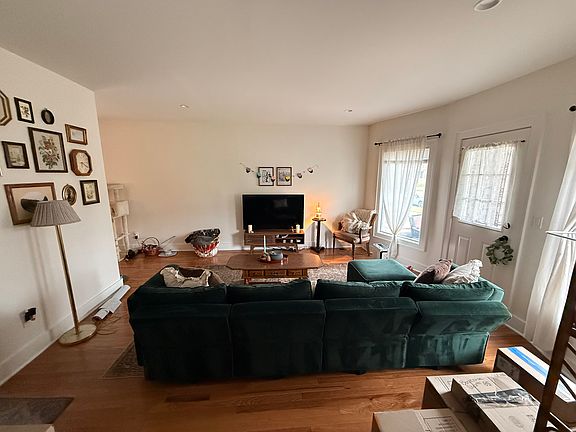 2nd image of 2258 W Euclid St