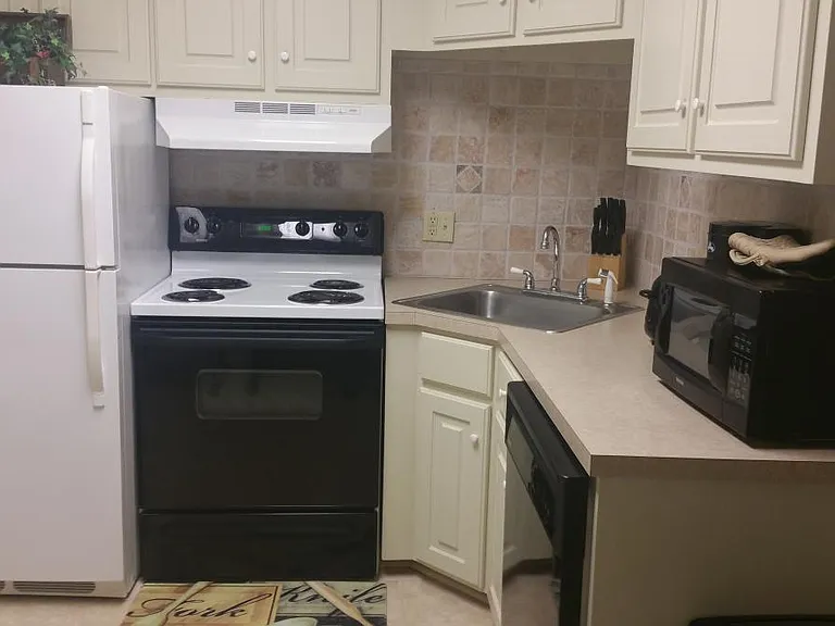 913 Prestwood Dr #A — Photo 11