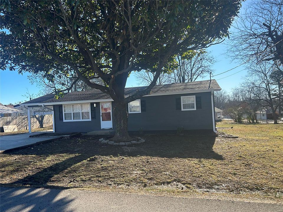 2nd image of 2416 S Baugh Ln