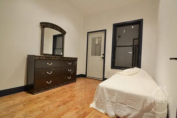 Rented by Blue Egg Realty Corp | media 22