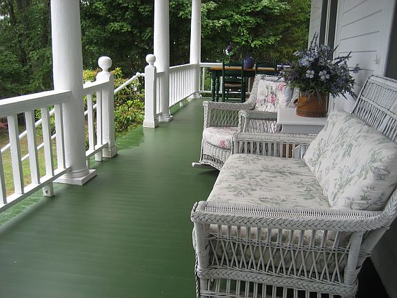 180 Degree Views of the Lake