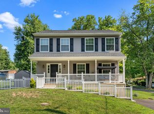 22 Oak St, Willow Grove, PA 19090