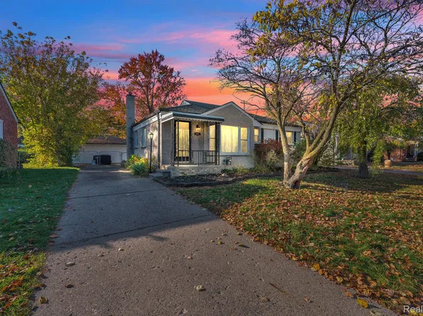 29653 Macintyre St, Livonia, MI 48150