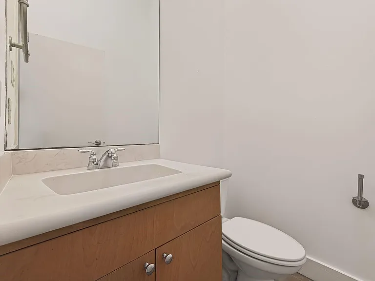 724 Ruthven St — Photo 37