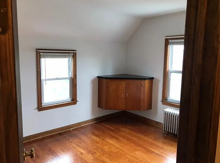 434 Metacom Ave — Photo 3