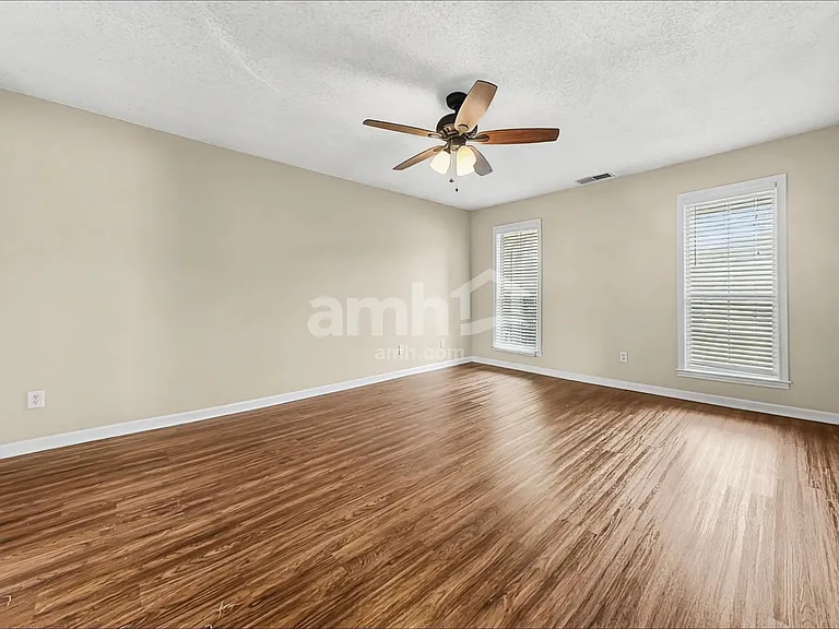 1400 Pendulum Dr N — Photo 9