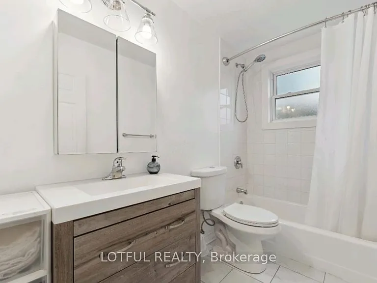 2427 Chasseur Ave #B — Photo 10