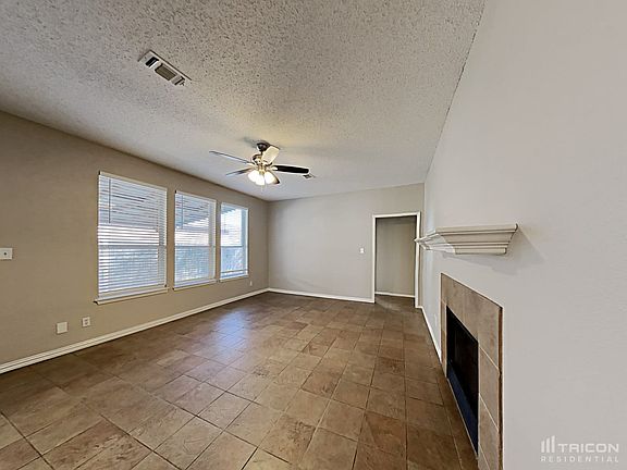 4th image of 2404 Wildwood Ln