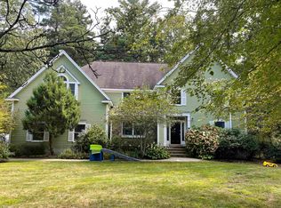 17 Fieldstone Cir, Hampton, NH 03842