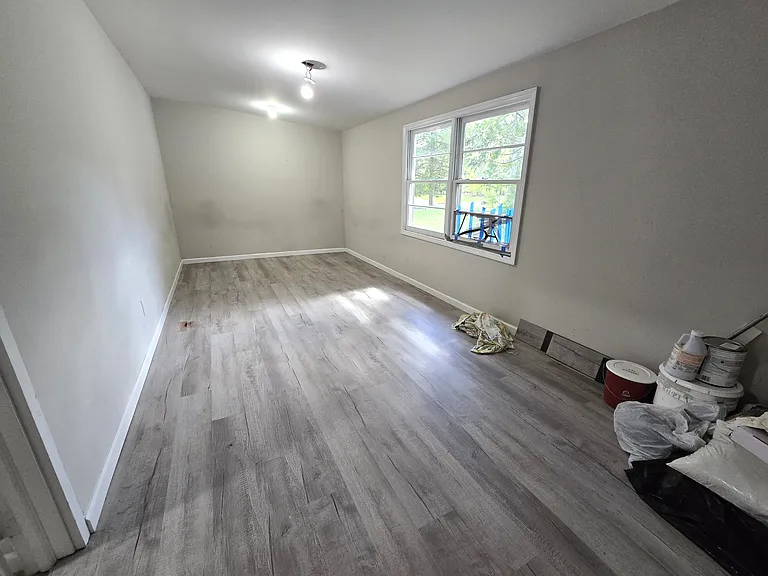 Rhoda Ave — Photo 14