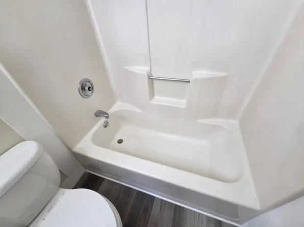 648 Foxtree Cir, Burlington, WI