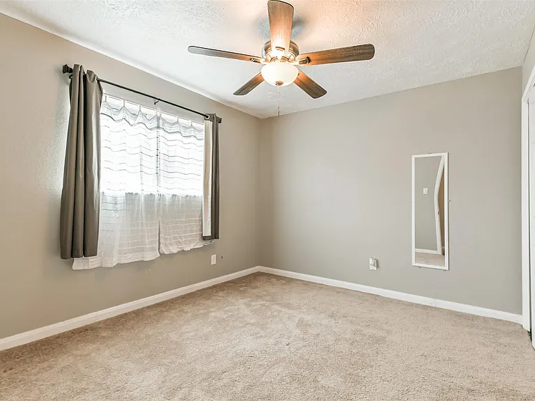 207 Woodvale Dr — Photo 28
