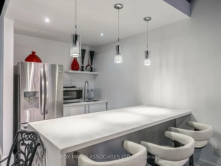 256 Jarvis St #10D — Photo 30