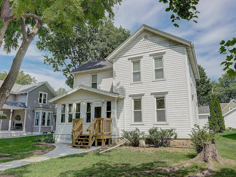 1st image of 311 College Ave