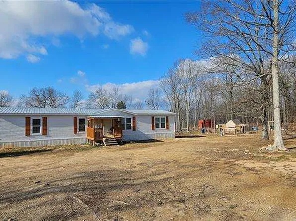 349 Dublin Cir NE, Adairsville, GA 30161