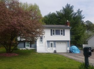 138 Pine Ln, Colchester, VT 05446