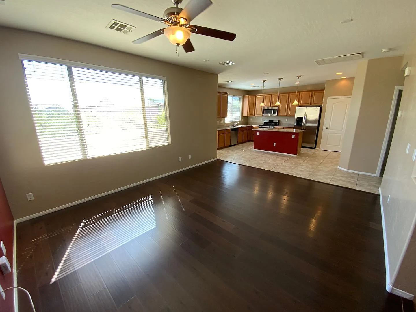 Nw 3 Bedroom With A Loft, Close To Community Playground — Photo 3