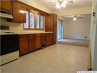 3rd image of 18 Millbrook Dr