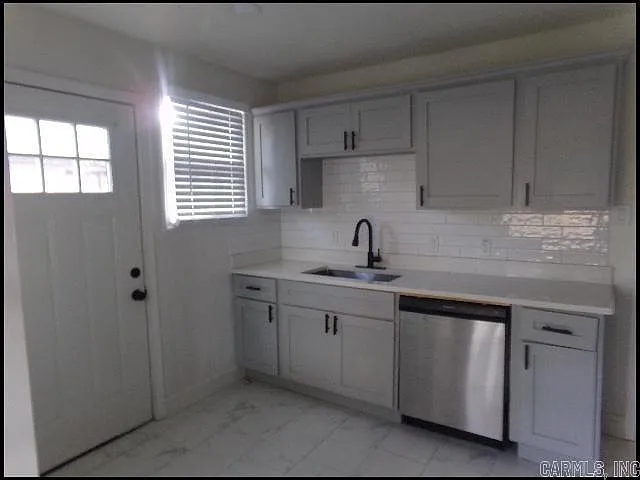 2 bed, 1.0 bath, 791 sqft, $1,175 — Photo 4