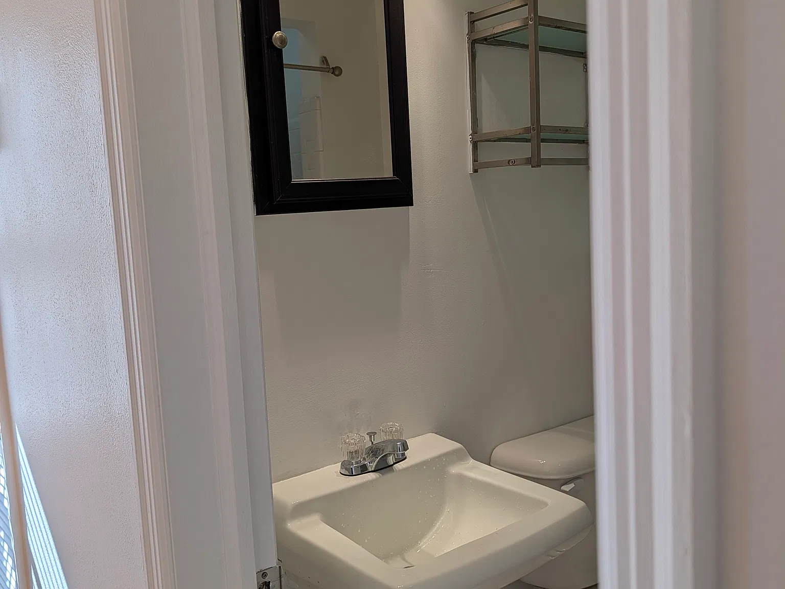 3 bed, 2404 sqft, $1,200 — Photo 2