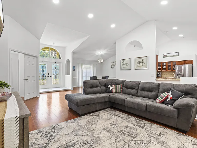 13885 Sheffield St — Photo 6