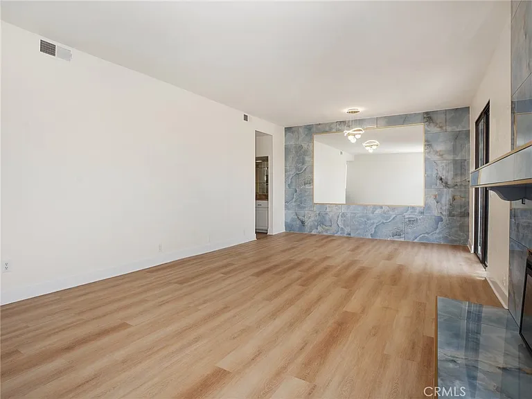355 Pershing Dr #B — Photo 8