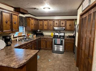 1089 N Old Troy Rd, Union City, TN 38261