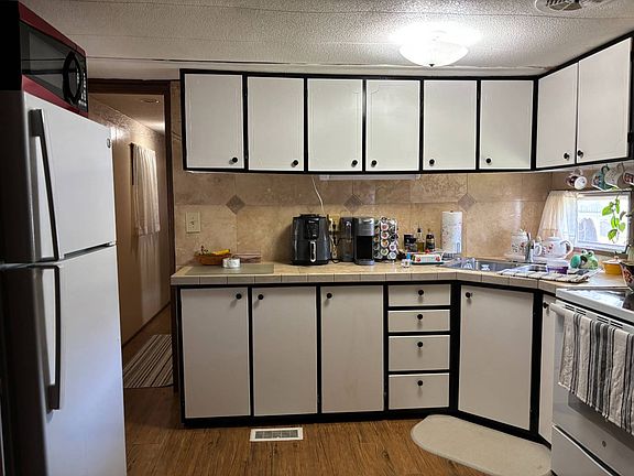 4th image of 901 Sherwood Ave #170