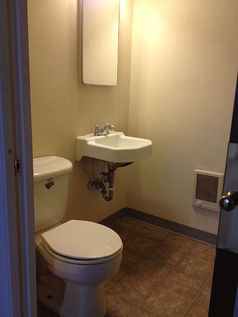 1st image of 412 E North Bend Way