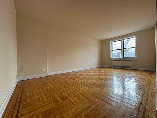 Rented by Hillel Realty Group | media 5