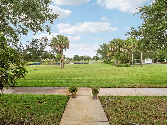 5th image of 1845 Pointe West Way