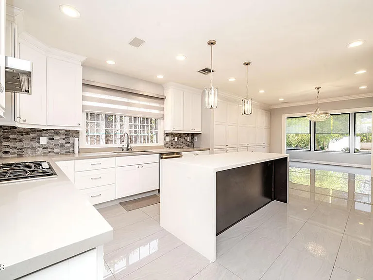4330 Bel Aire Dr — Photo 13