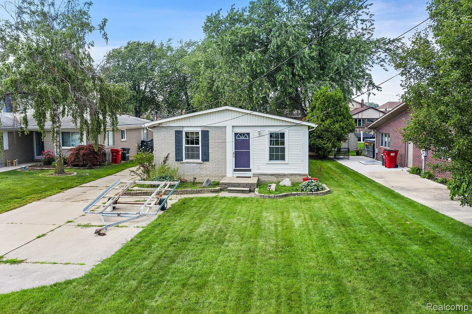 38145 Circle Dr photo 1