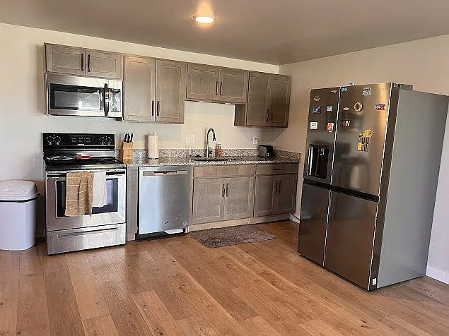 3 bed, 1700 sqft, $1,800 — Photo 2