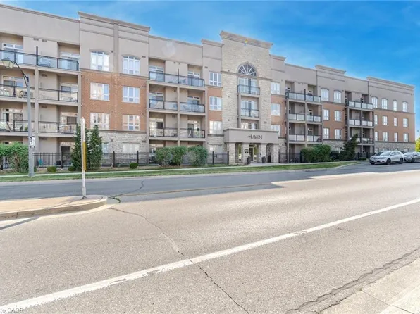 5317 Upper Middle Rd #112, Burlington, ON L7L 0G8