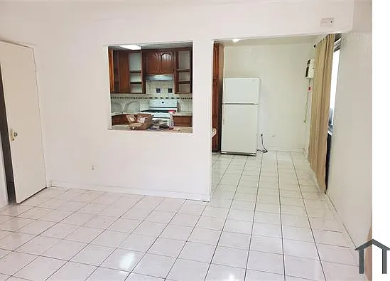 2 bed, 850 sqft, $2,200 — Photo 3