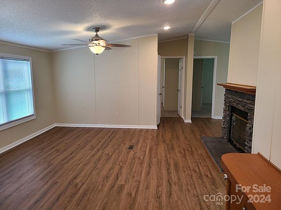 4th image of 2470 Albany Dr #18