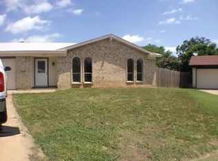 312 Candlelite Ct, Burleson, TX 76028