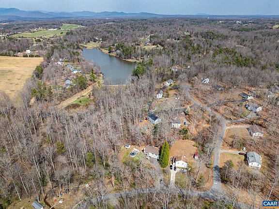 5th image of 1029 W Daffodil Rd