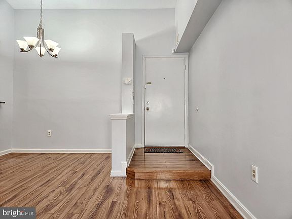 5th image of 6923 Victoria Dr Suite K