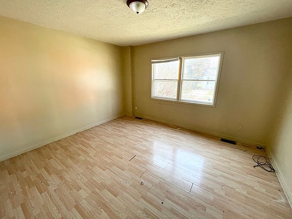5th image of 1821 Barth Ave