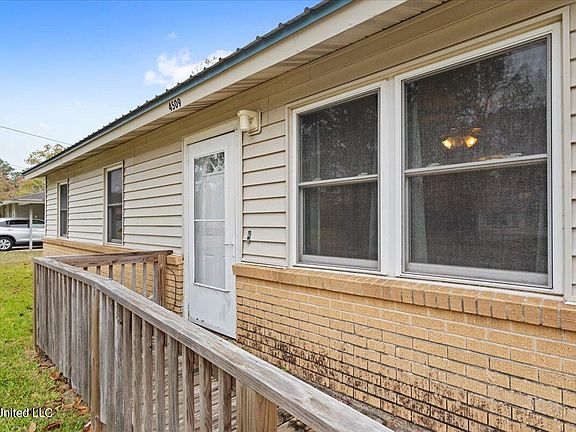 4th image of 4509 Newman Ave
